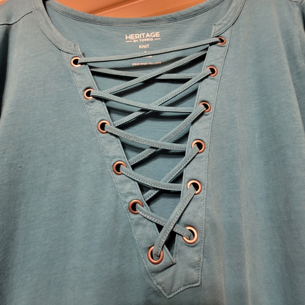 TORRID lace-neck tee, size 4, like new - Picture 3 of 3